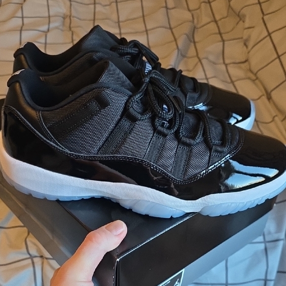 Nike Air Black and White Low-Top Sneakers main image 10